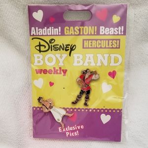 Disney Pins ( Aladdin & Gaston )
